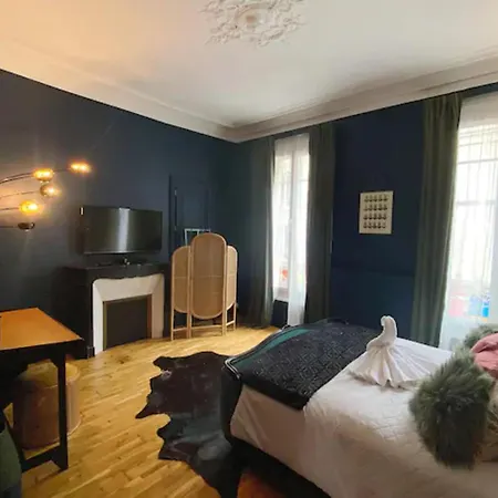 Very Chic And Design In The Center Of