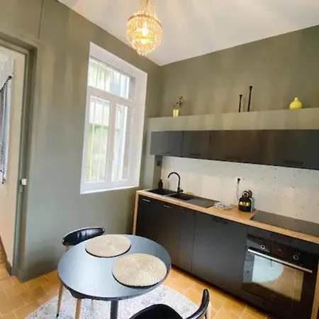 Very Chic And Design In The Center Of Apartmán